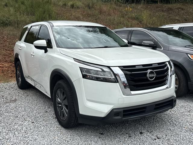 2022 Nissan Pathfinder S 2WD
