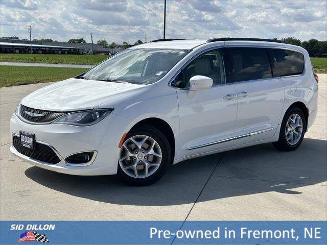 2017 Chrysler Pacifica Touring-L 2017 Chrysler Pacifica Touring-L