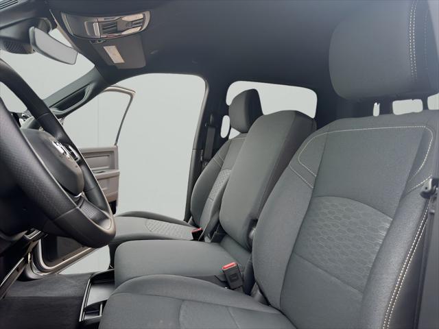 2026 RAM Ram 2500 RAM 2500 BLACK EXPRESS CREW CAB 4X4 64 BOX