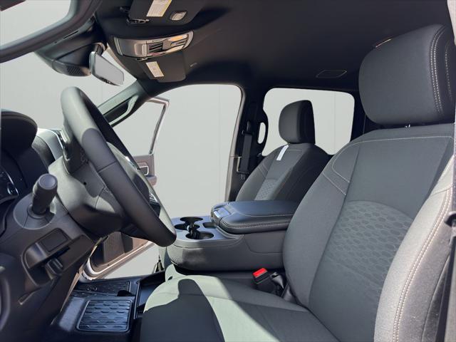 2025 RAM Ram 5500 Chassis Cab RAM 5500 BIG HORN CHASSIS CREW CAB 4X4 84 CA 2025 RAM Ram 5500 Chassis Cab RAM 5500 BIG HORN CHASSIS CREW CAB 4X4 84 CA