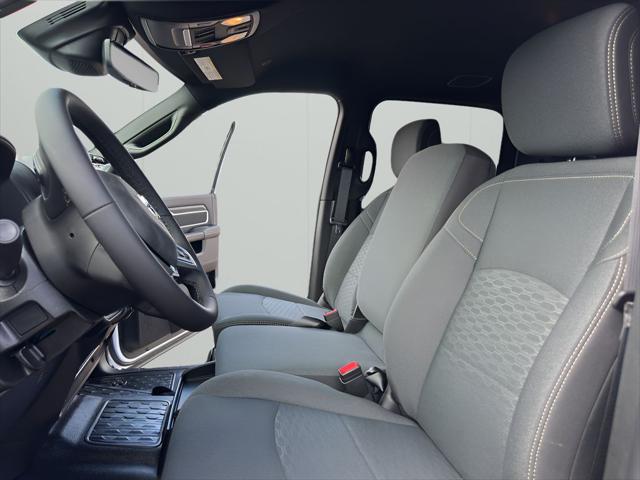 2025 RAM Ram 5500 Chassis Cab RAM 5500 BIG HORN CHASSIS CREW CAB 4X4 84 CA 2025 RAM Ram 5500 Chassis Cab RAM 5500 BIG HORN CHASSIS CREW CAB 4X4 84 CA