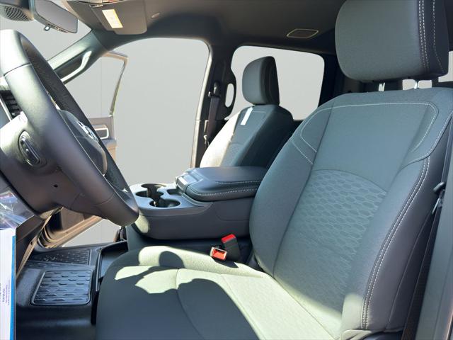 2025 RAM Ram 5500 Chassis Cab RAM 5500 BIG HORN CHASSIS CREW CAB 4X4 84 CA 2025 RAM Ram 5500 Chassis Cab RAM 5500 BIG HORN CHASSIS CREW CAB 4X4 84 CA