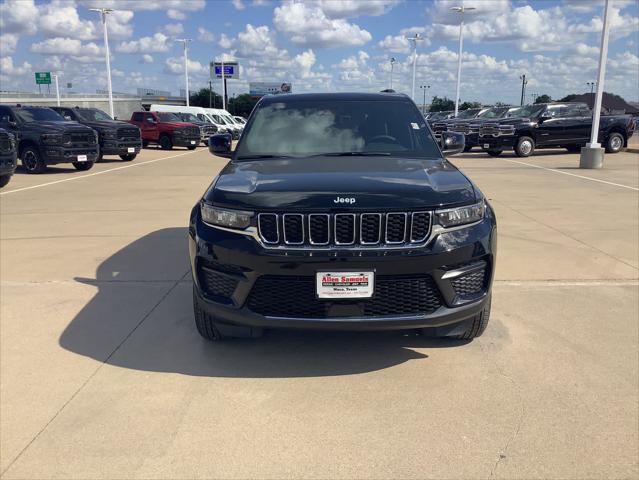 2025 Jeep Grand Cherokee GRAND CHEROKEE LAREDO X 4X4 2025 Jeep Grand Cherokee GRAND CHEROKEE LAREDO X 4X4