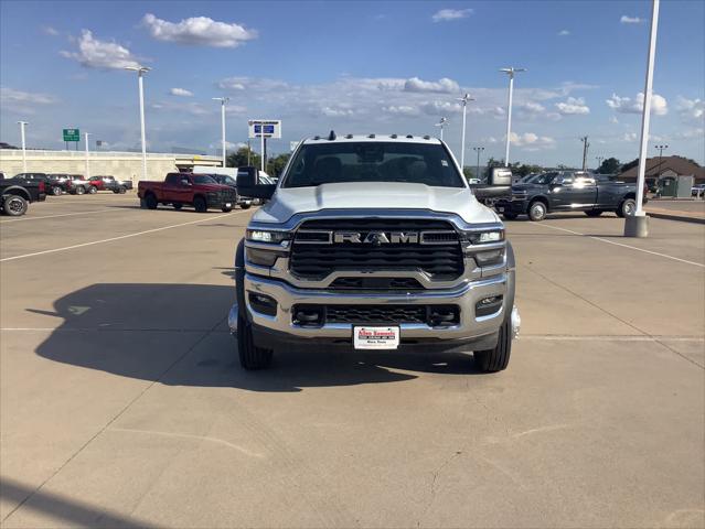 2026 RAM 5500 Chassis RAM 5500 TRADESMAN CHASSIS CREW CAB 4X4 84 CA