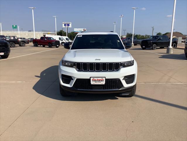 2025 Jeep Grand Cherokee GRAND CHEROKEE LAREDO X 4X2