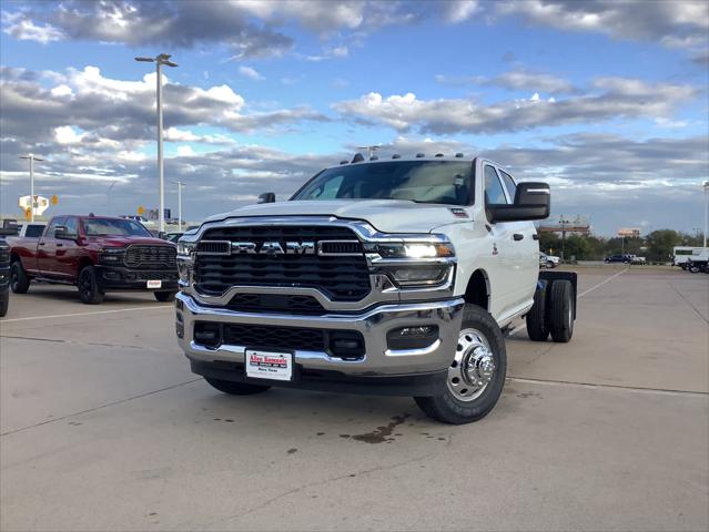2026 RAM Ram 3500 Chassis Cab RAM 3500 TRADESMAN CREW CAB CHASSIS 4X4 60 CA 2026 RAM Ram 3500 Chassis Cab RAM 3500 TRADESMAN CREW CAB CHASSIS 4X4 60 CA