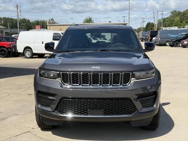 2025 Jeep Grand Cherokee GRAND CHEROKEE LAREDO X 4X4 2025 Jeep Grand Cherokee GRAND CHEROKEE LAREDO X 4X4
