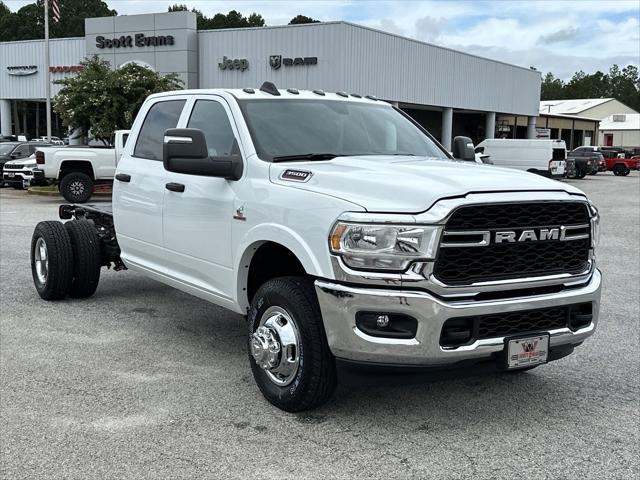 2024 RAM Ram 3500 Chassis Cab RAM 3500 TRADESMAN CREW CAB CHASSIS 4X4 60 CA 2024 RAM Ram 3500 Chassis Cab RAM 3500 TRADESMAN CREW CAB CHASSIS 4X4 60 CA