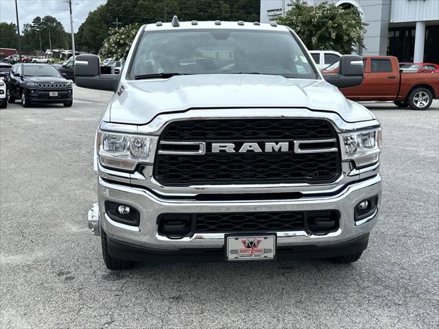 2024 RAM Ram 3500 Chassis Cab RAM 3500 TRADESMAN CREW CAB CHASSIS 4X4 60 CA 2024 RAM Ram 3500 Chassis Cab RAM 3500 TRADESMAN CREW CAB CHASSIS 4X4 60 CA