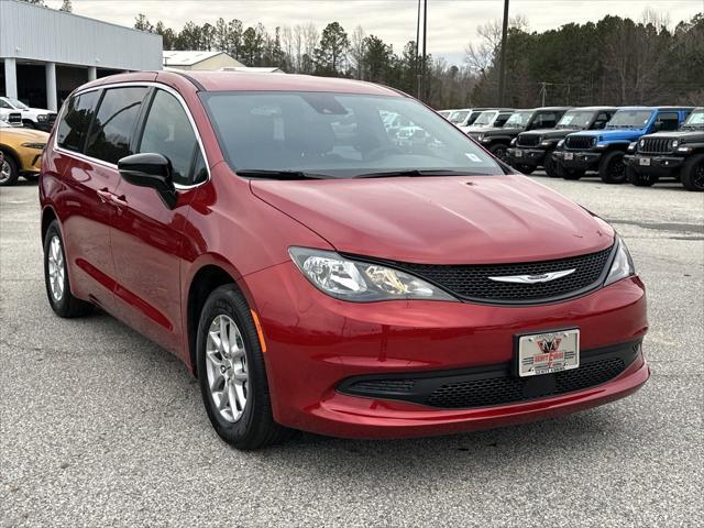 2025 Chrysler Voyager VOYAGER LX