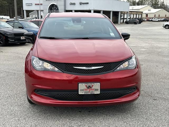 2025 Chrysler Voyager VOYAGER LX