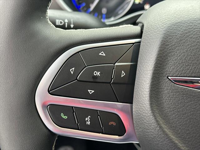2025 Chrysler Voyager LX