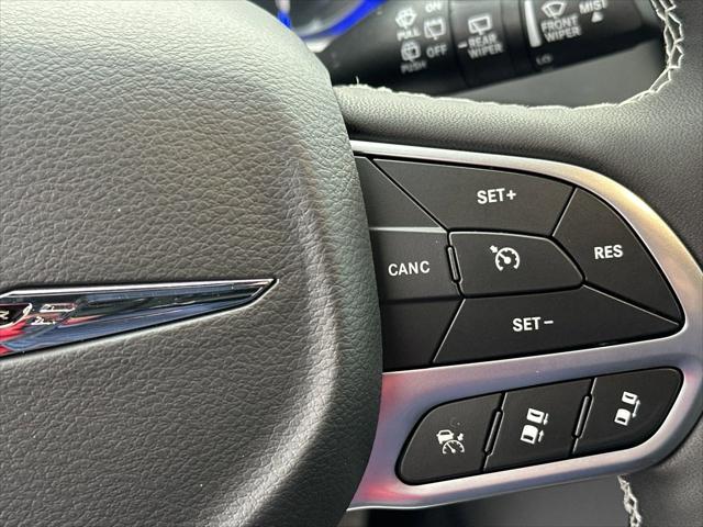 2025 Chrysler Voyager LX