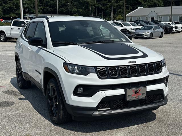 2025 Jeep Compass COMPASS LATITUDE 4X4