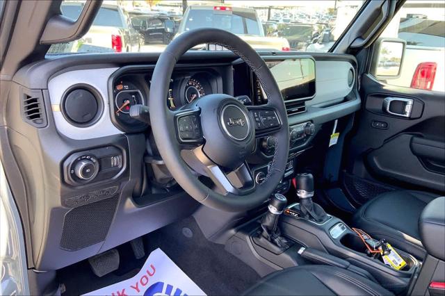 2025 Jeep Wrangler 4-Door Willys 4x4