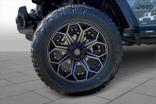 2025 Jeep Wrangler 4-Door Willys 4x4