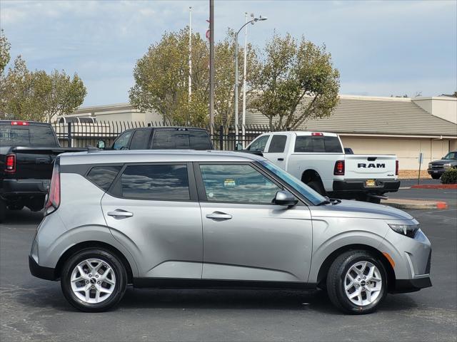 2024 Kia Soul LX 2024 Kia Soul LX