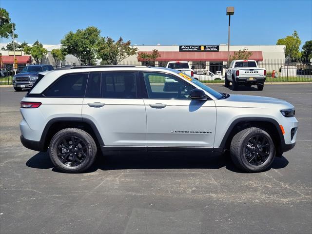 2024 Jeep Grand Cherokee Altitude 4x4 2024 Jeep Grand Cherokee Altitude 4x4