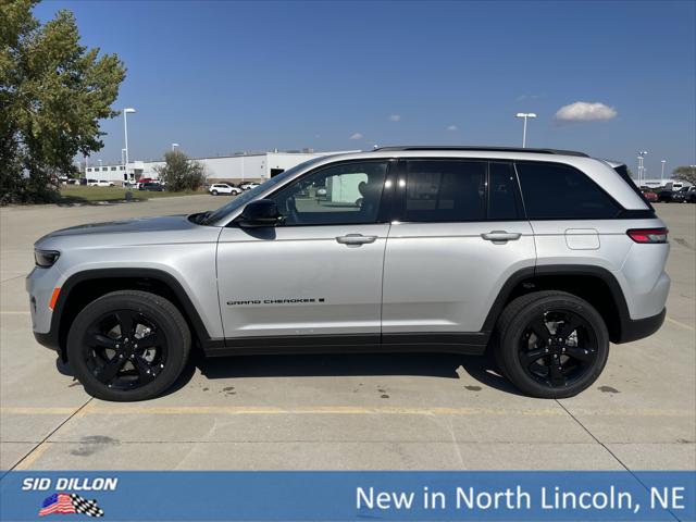 2025 Jeep Grand Cherokee GRAND CHEROKEE ALTITUDE 4X4