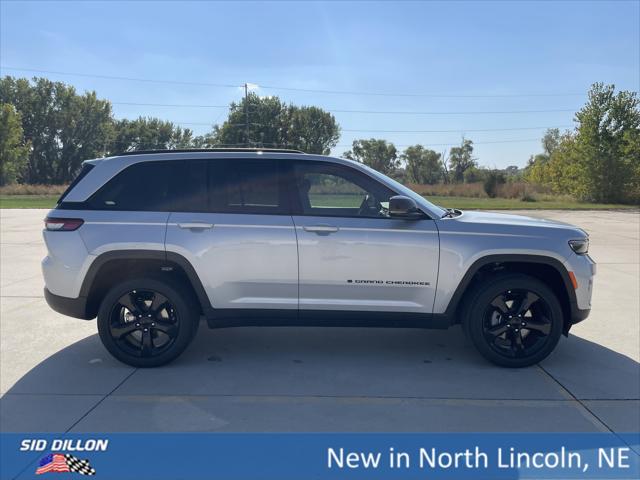 2025 Jeep Grand Cherokee GRAND CHEROKEE ALTITUDE 4X4
