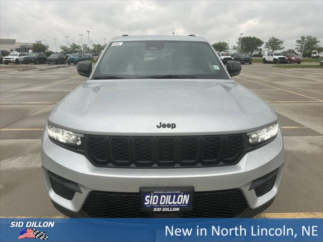 2025 Jeep Grand Cherokee GRAND CHEROKEE ALTITUDE 4X4