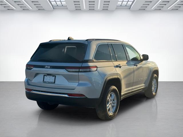 2025 Jeep Grand Cherokee GRAND CHEROKEE LAREDO 4X2
