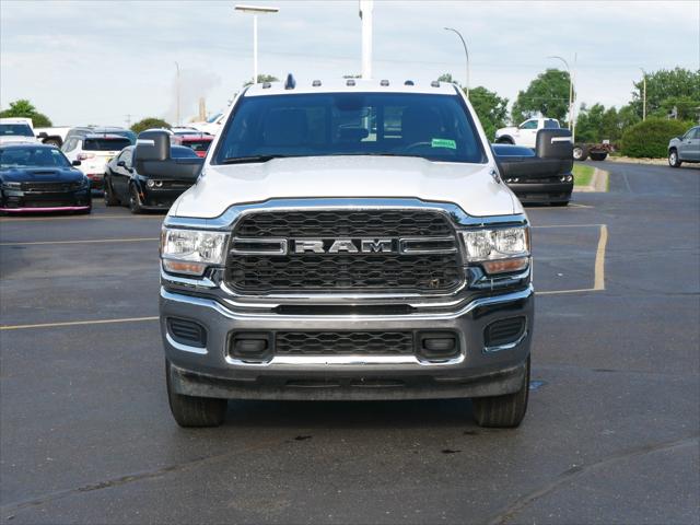 2024 RAM 3500 Tradesman Crew Cab 4x4 8 Box