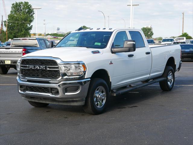 2024 RAM 3500 Tradesman Crew Cab 4x4 8 Box