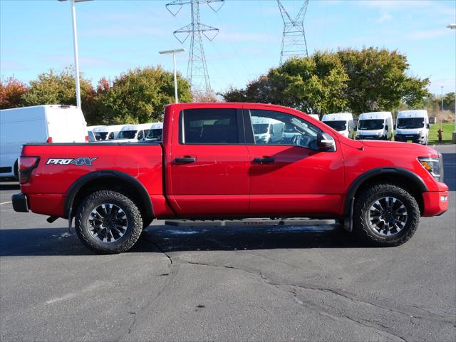 2021 Nissan TITAN Crew Cab PRO-4X 4x4 2021 Nissan TITAN Crew Cab PRO-4X 4x4
