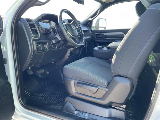 2024 RAM 5500 Chassis Tradesman/SLT 2024 RAM 5500 Chassis Tradesman/SLT