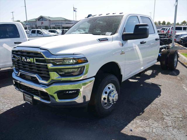 2025 RAM Ram 3500 Chassis Cab RAM 3500 TRADESMAN CREW CAB CHASSIS 4X4 60 CA 2025 RAM Ram 3500 Chassis Cab RAM 3500 TRADESMAN CREW CAB CHASSIS 4X4 60 CA