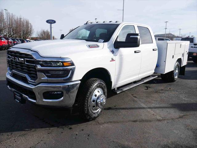 2025 RAM Ram 3500 Chassis Cab RAM 3500 TRADESMAN CREW CAB CHASSIS 4X4 60 CA