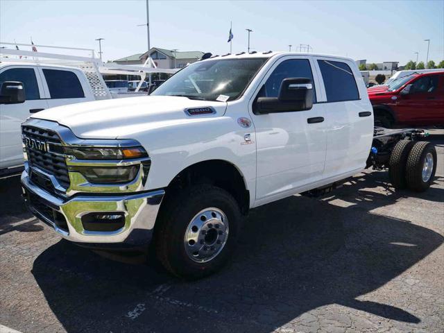 2025 RAM Ram 3500 Chassis Cab RAM 3500 TRADESMAN CREW CAB CHASSIS 4X4 60 CA