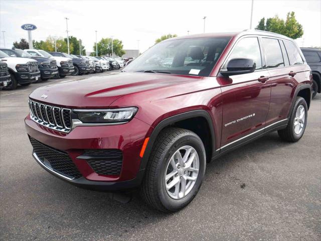 2025 Jeep Grand Cherokee GRAND CHEROKEE LAREDO X 4X4