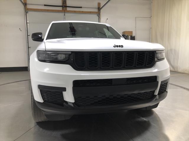 2023 Jeep Grand Cherokee L Altitude 4x4 2023 Jeep Grand Cherokee L Altitude 4x4