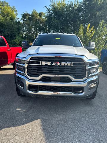 2026 RAM Ram 5500 Chassis Cab RAM 5500 TRADESMAN CHASSIS CREW CAB 4X4 60 CA 2026 RAM Ram 5500 Chassis Cab RAM 5500 TRADESMAN CHASSIS CREW CAB 4X4 60 CA