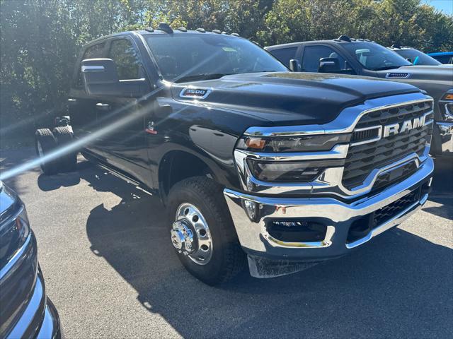 2026 RAM Ram 3500 Chassis Cab RAM 3500 TRADESMAN CREW CAB CHASSIS 4X4 60 CA 2026 RAM Ram 3500 Chassis Cab RAM 3500 TRADESMAN CREW CAB CHASSIS 4X4 60 CA