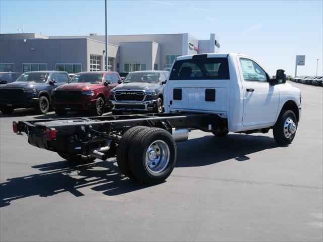 2025 RAM Ram 3500 Chassis Cab RAM 3500 TRADESMAN CHASSIS REGULAR CAB 4X4 84 CA 2025 RAM Ram 3500 Chassis Cab RAM 3500 TRADESMAN CHASSIS REGULAR CAB 4X4 84 CA
