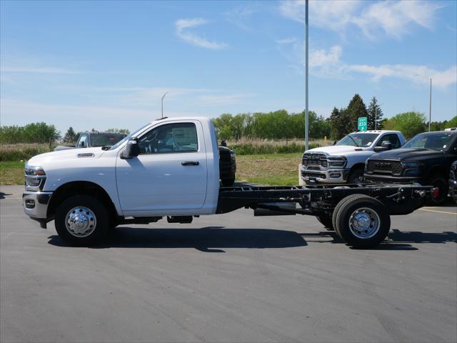 2025 RAM Ram 3500 Chassis Cab RAM 3500 TRADESMAN CHASSIS REGULAR CAB 4X4 84 CA 2025 RAM Ram 3500 Chassis Cab RAM 3500 TRADESMAN CHASSIS REGULAR CAB 4X4 84 CA