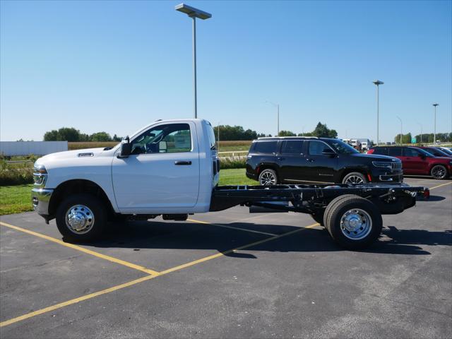 2026 RAM Ram 3500 Chassis Cab RAM 3500 TRADESMAN CHASSIS REGULAR CAB 4X4 84 CA 2026 RAM Ram 3500 Chassis Cab RAM 3500 TRADESMAN CHASSIS REGULAR CAB 4X4 84 CA