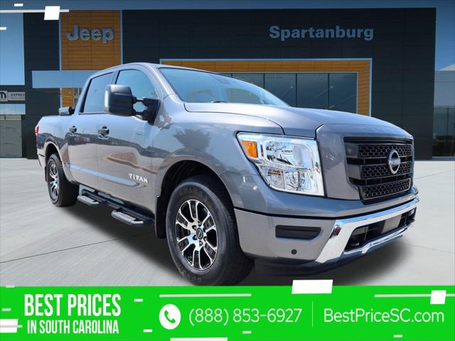 2024 Nissan TITAN Crew Cab SV 4x2