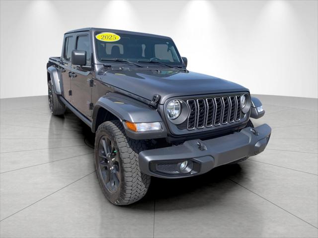 2025 Jeep Gladiator GLADIATOR NIGHTHAWK 4X4 2025 Jeep Gladiator GLADIATOR NIGHTHAWK 4X4