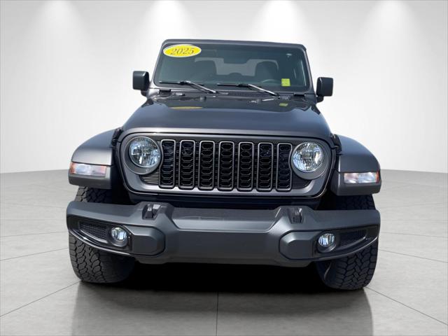 2025 Jeep Gladiator GLADIATOR NIGHTHAWK 4X4 2025 Jeep Gladiator GLADIATOR NIGHTHAWK 4X4