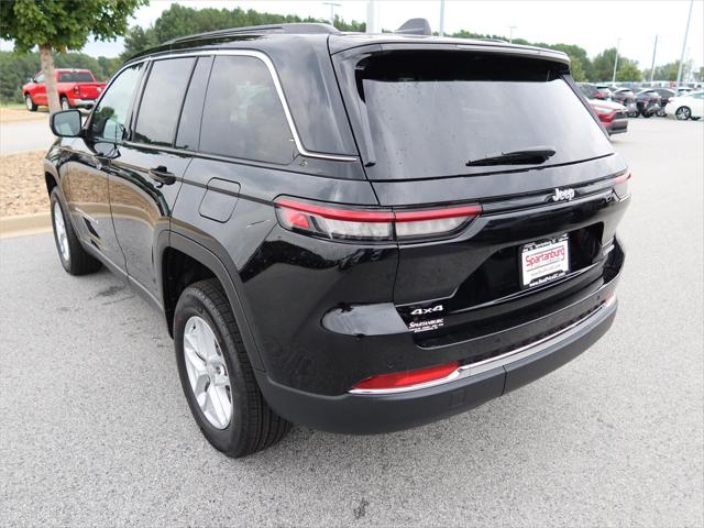 2025 Jeep Grand Cherokee GRAND CHEROKEE LAREDO X 4X4