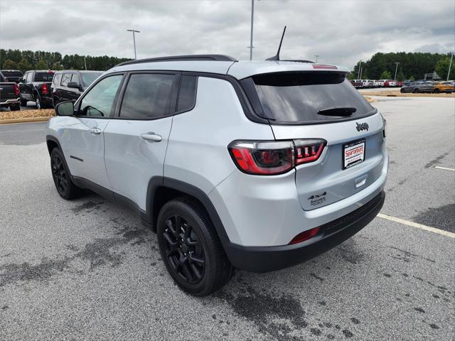 2025 Jeep Compass COMPASS LATITUDE 4X4