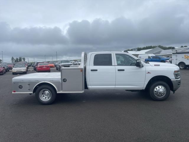 2025 RAM Ram 3500 Chassis Cab RAM 3500 TRADESMAN CREW CAB CHASSIS 4X4 60 CA