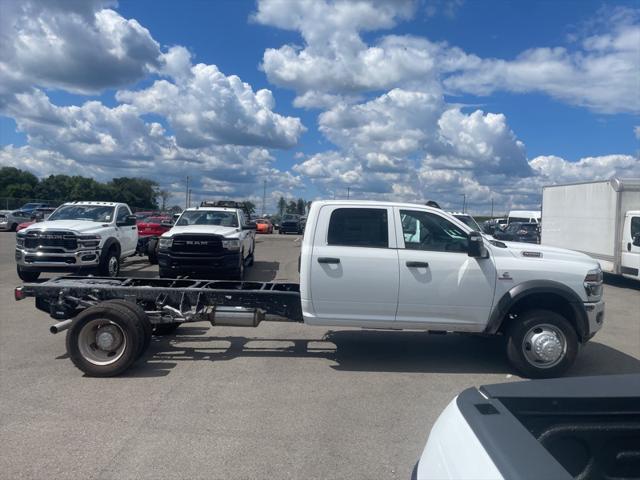 2026 RAM Ram 5500 Chassis Cab RAM 5500 TRADESMAN CHASSIS CREW CAB 4X4 84 CA