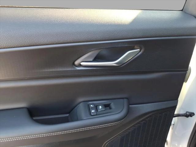 2025 Jeep Grand Cherokee Laredo 4x4