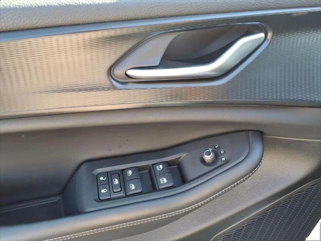2025 Jeep Grand Cherokee Laredo 4x4