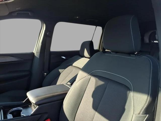 2025 Jeep Grand Cherokee Laredo 4x4
